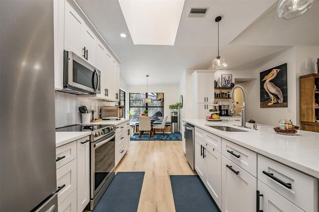 19607 WYNDHAM LAKES DRIVE, Odessa, FL 33556