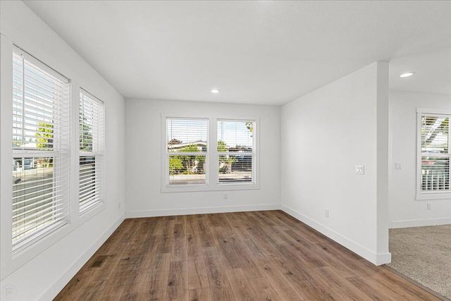 2128 Barrington Ln, Modesto, CA 95350