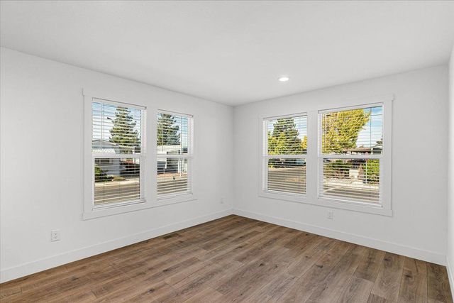 2128 Barrington Ln, Modesto, CA 95350