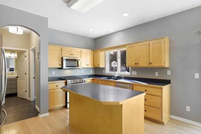 3823 Tessier Trail, Vadnais Heights, MN 55127