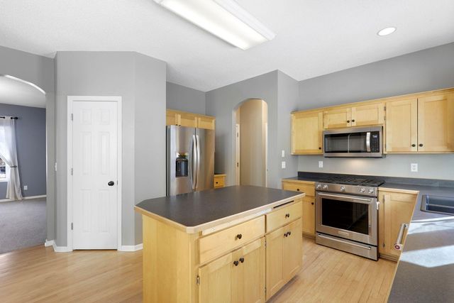 3823 Tessier Trail, Vadnais Heights, MN 55127