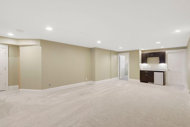 3823 Tessier Trail, Vadnais Heights, MN 55127