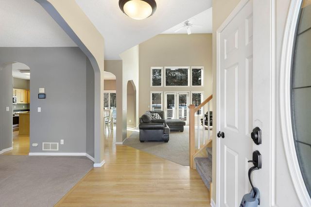 3823 Tessier Trail, Vadnais Heights, MN 55127