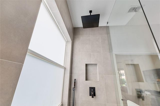 6557 CRESTMONT GLEN LANE, Windermere, FL 34786