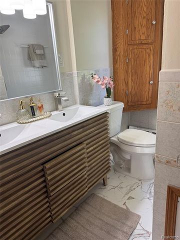 563 Eureka Road, Wyandotte, MI 48192