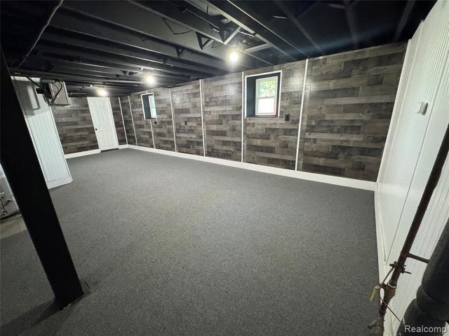 563 Eureka Road, Wyandotte, MI 48192
