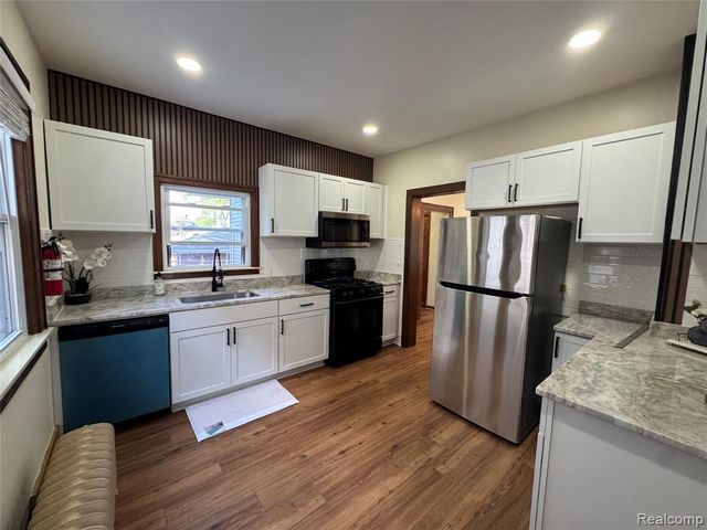 563 Eureka Road, Wyandotte, MI 48192