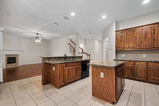 4111 Creek Hill Lane, Corinth, TX 76208