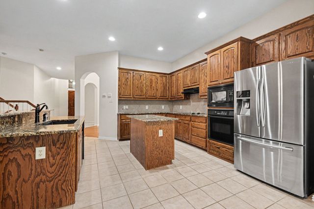 4111 Creek Hill Lane, Corinth, TX 76208