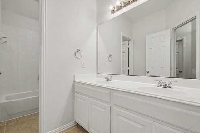 4111 Creek Hill Lane, Corinth, TX 76208
