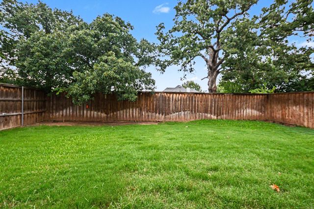 4111 Creek Hill Lane, Corinth, TX 76208
