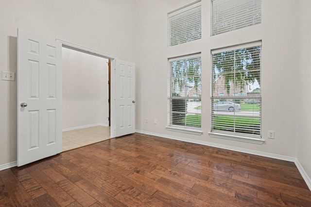 4111 Creek Hill Lane, Corinth, TX 76208