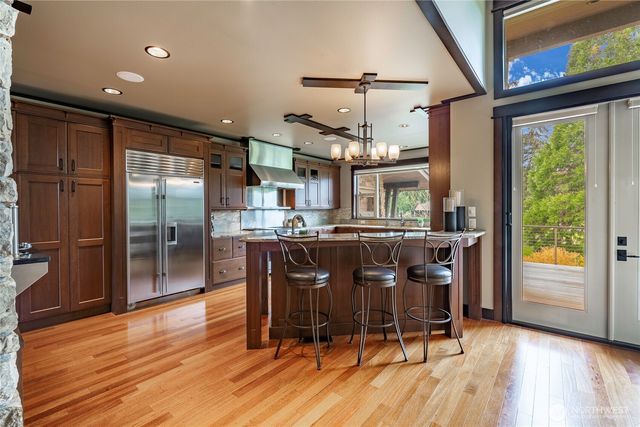 8771 Clubhouse Point Drive, Blaine, WA 98230