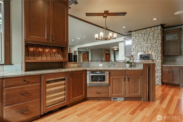 8771 Clubhouse Point Drive, Blaine, WA 98230