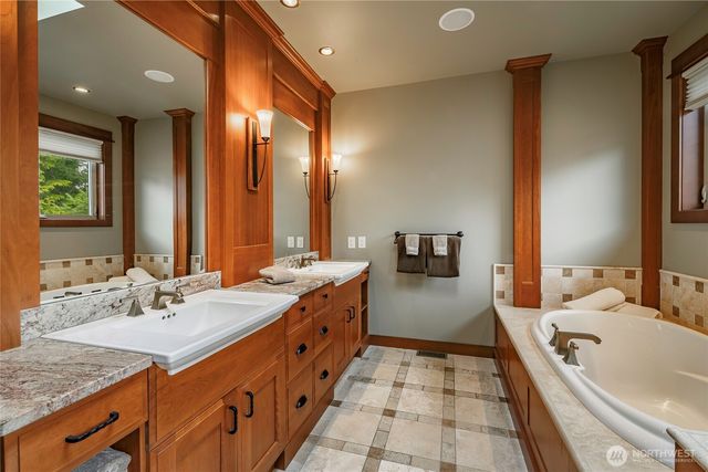 8771 Clubhouse Point Drive, Blaine, WA 98230