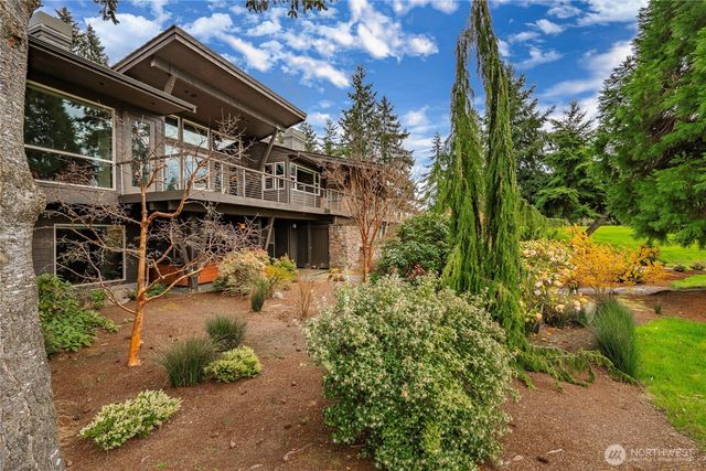 8771 Clubhouse Point Drive, Blaine, WA 98230