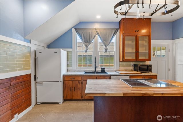 626 Eklund Avenue, Hoquiam, WA 98550