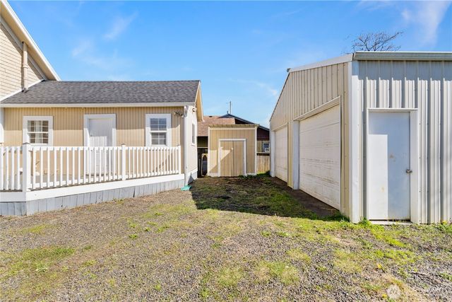 626 Eklund Avenue, Hoquiam, WA 98550