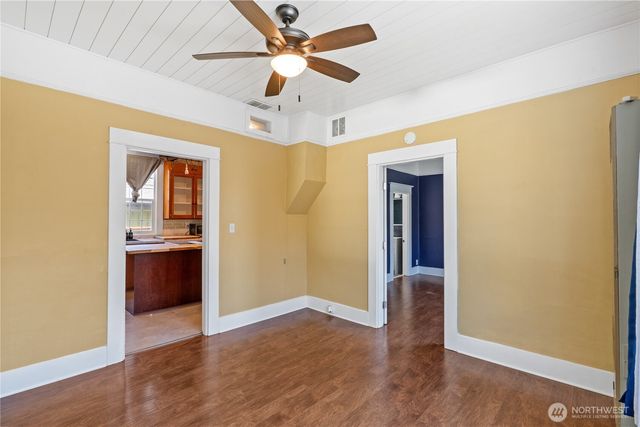 626 Eklund Avenue, Hoquiam, WA 98550