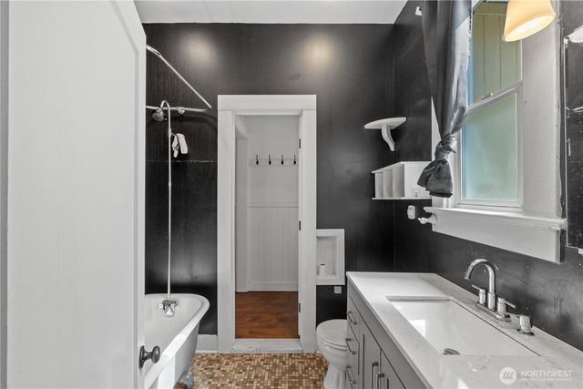 626 Eklund Avenue, Hoquiam, WA 98550