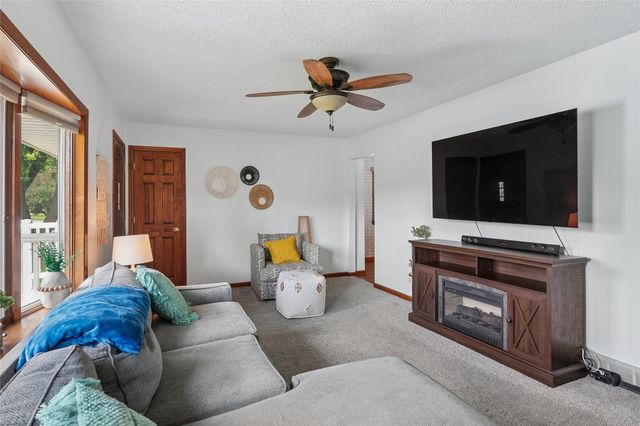 6115 Gordon Avenue, Des Moines, IA 50312