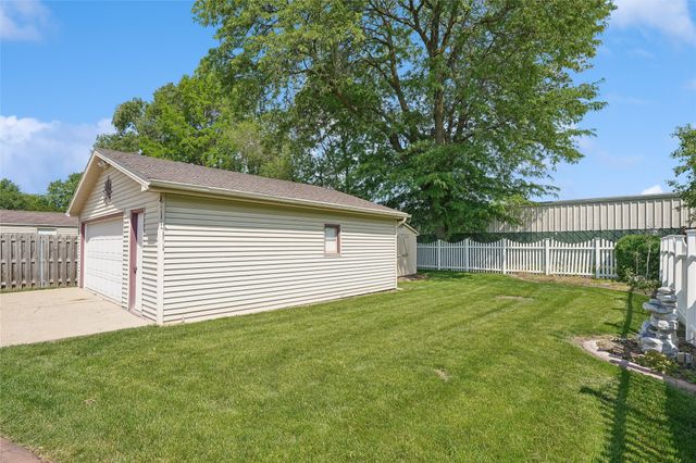 6115 Gordon Avenue, Des Moines, IA 50312