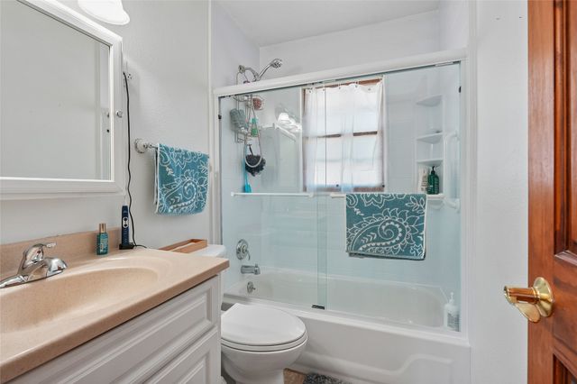 6115 Gordon Avenue, Des Moines, IA 50312