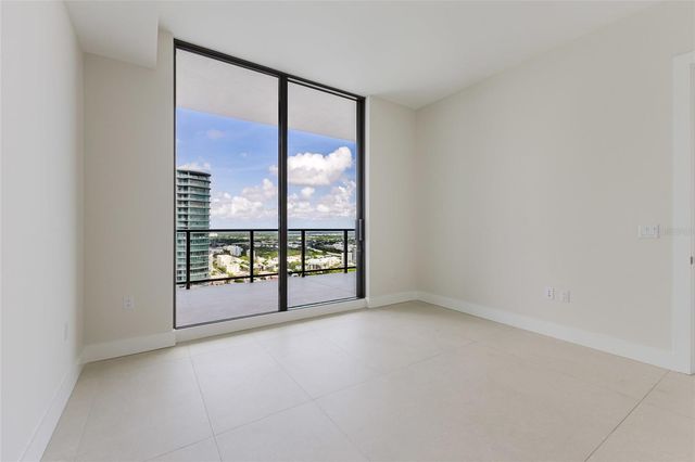 275 1ST AVENUE S 3908, St Petersburg, FL 33701