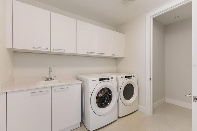275 1ST AVENUE S 3908, St Petersburg, FL 33701