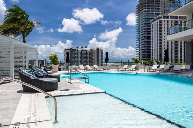 275 1ST AVENUE S 3908, St Petersburg, FL 33701