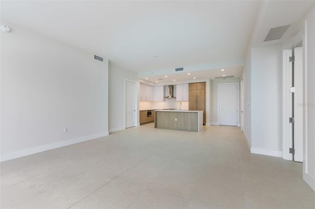 275 1ST AVENUE S 3908, St Petersburg, FL 33701