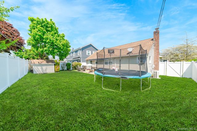 505 Lariat Lane, Bethpage, NY 11714