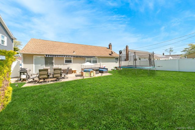505 Lariat Lane, Bethpage, NY 11714