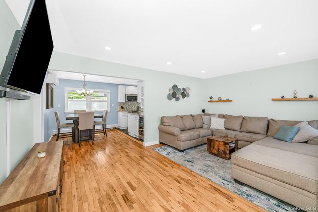 505 Lariat Lane, Bethpage, NY 11714