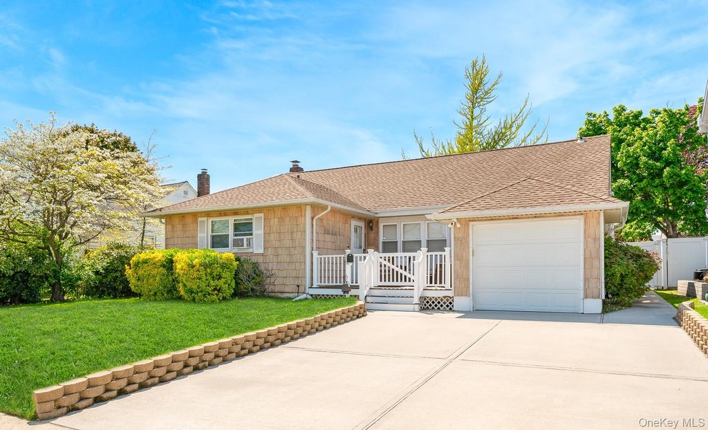 505 Lariat Lane, Bethpage, NY 11714