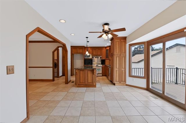 12 Meadow Crest Court, St Charles, MO 63303