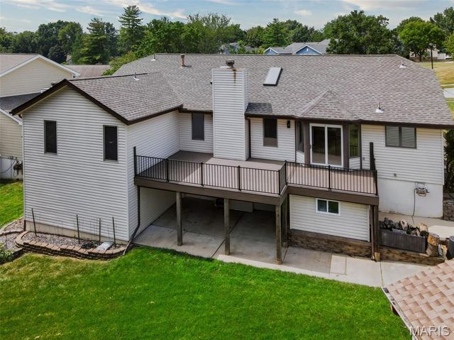 12 Meadow Crest Court, St Charles, MO 63303