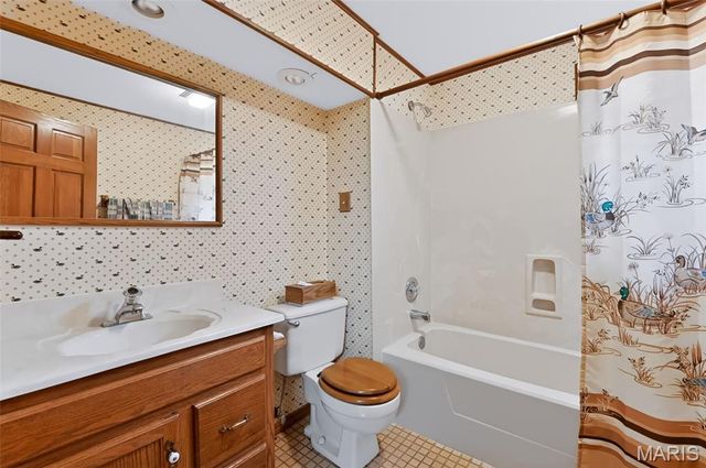 12 Meadow Crest Court, St Charles, MO 63303
