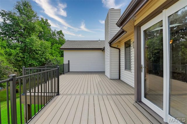 12 Meadow Crest Court, St Charles, MO 63303
