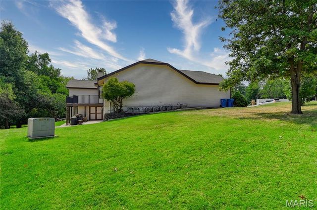 12 Meadow Crest Court, St Charles, MO 63303