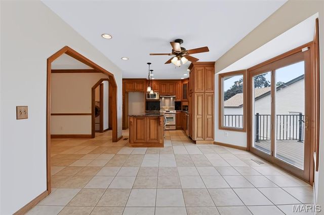 12 Meadow Crest Court, St Charles, MO 63303