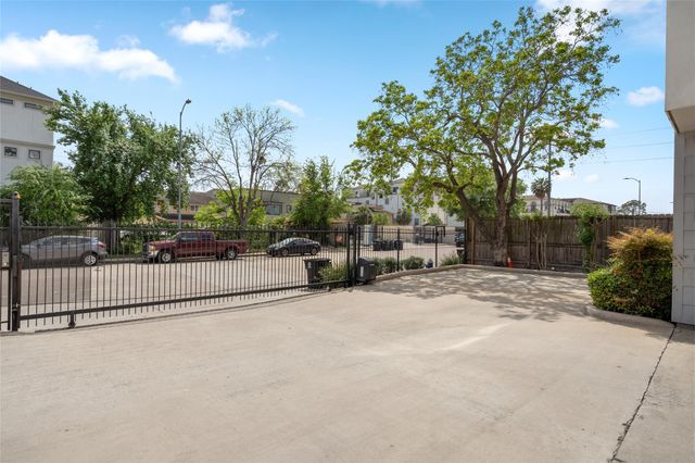 5712 Winsome Lane 5, Houston, TX 77057