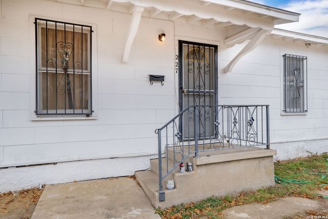 227 Southway Dr, San Antonio, TX 78225
