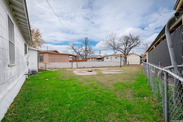 227 Southway Dr, San Antonio, TX 78225