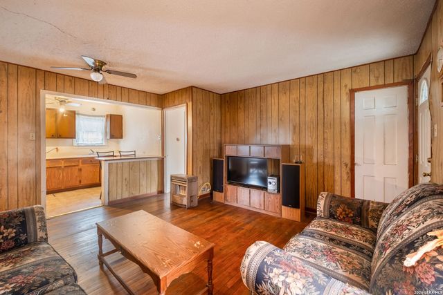 227 Southway Dr, San Antonio, TX 78225