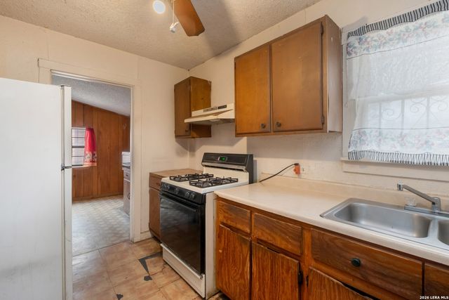 227 Southway Dr, San Antonio, TX 78225