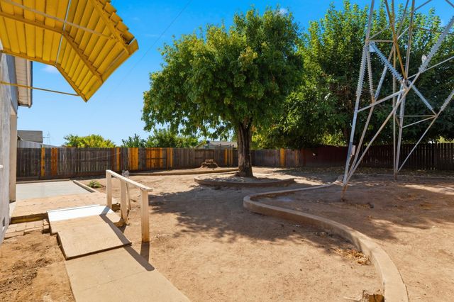 2205 Middleberry Rd, Sacramento, CA 95815