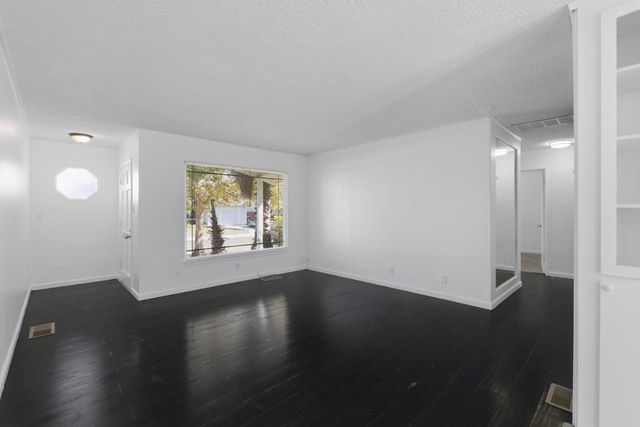 2205 Middleberry Rd, Sacramento, CA 95815
