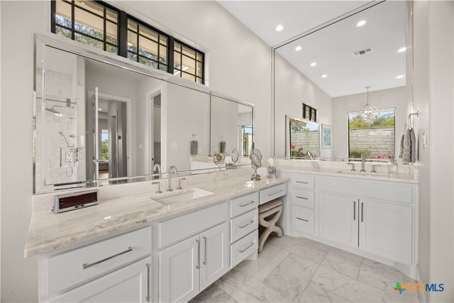 1410 E Creekview Drive, Salado, TX 76571