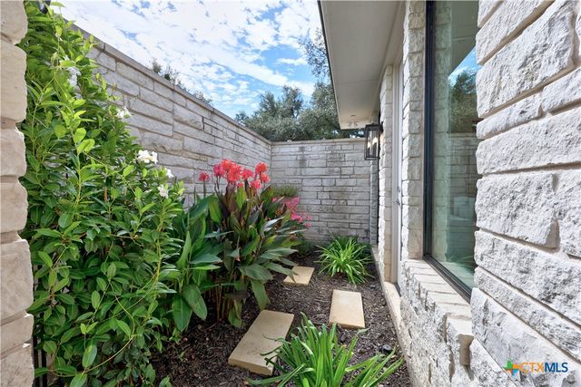 1410 E Creekview Drive, Salado, TX 76571